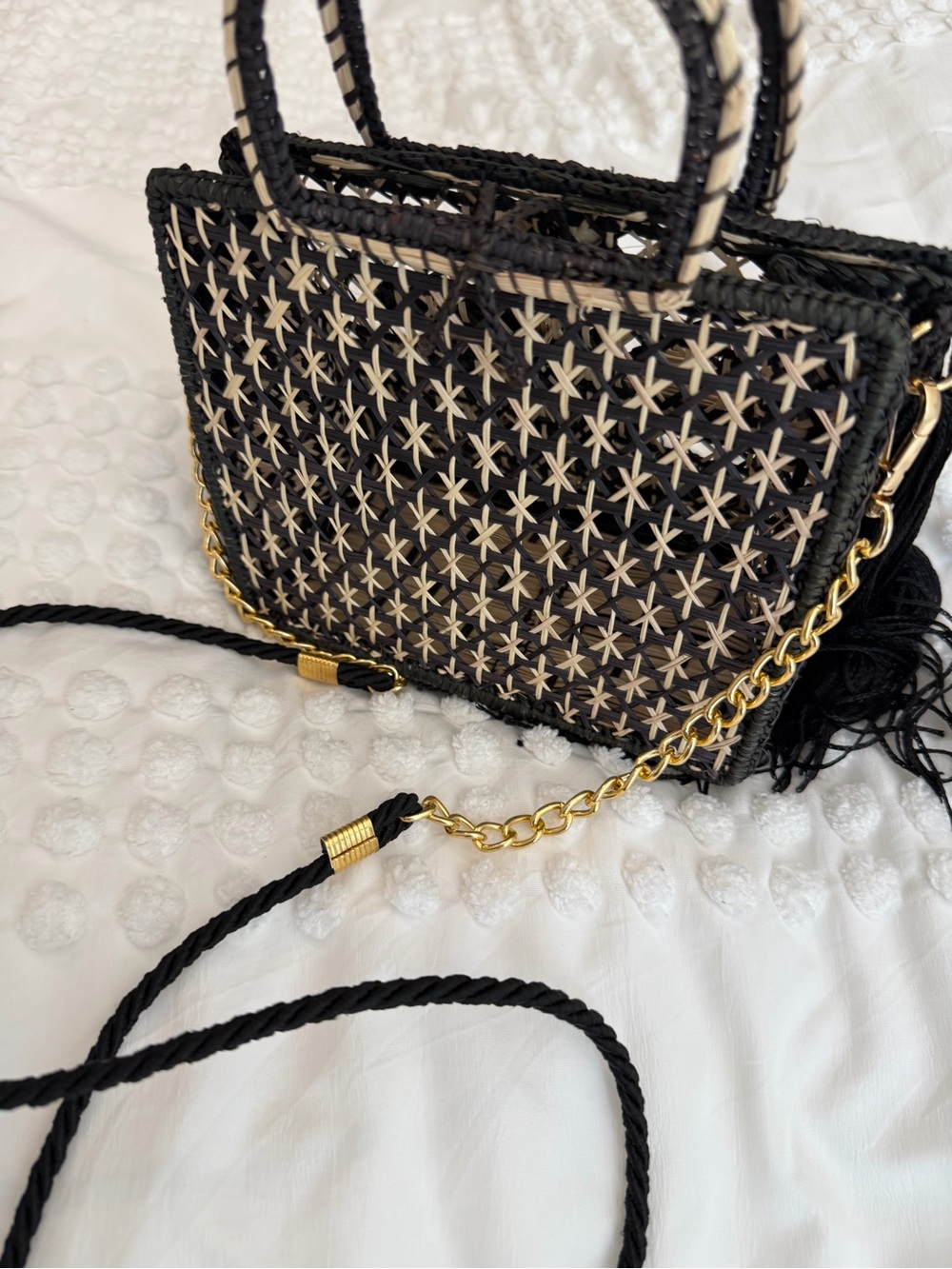 Gorgeous Woven Straw Flower Floral Fringe Bag Black Trendy - Picture 7 of 10